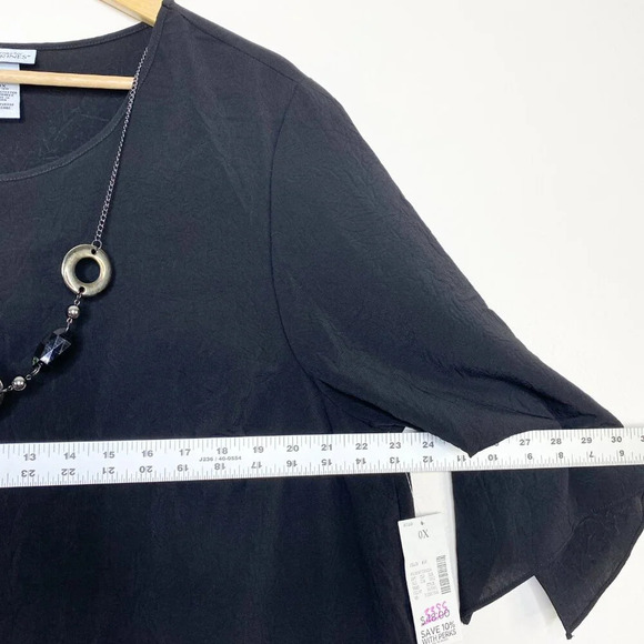 NWT Maggie Barnes Catherines 0X Black Blouse Crinkle Fabric Attached Necklace - Picture 8 of 9